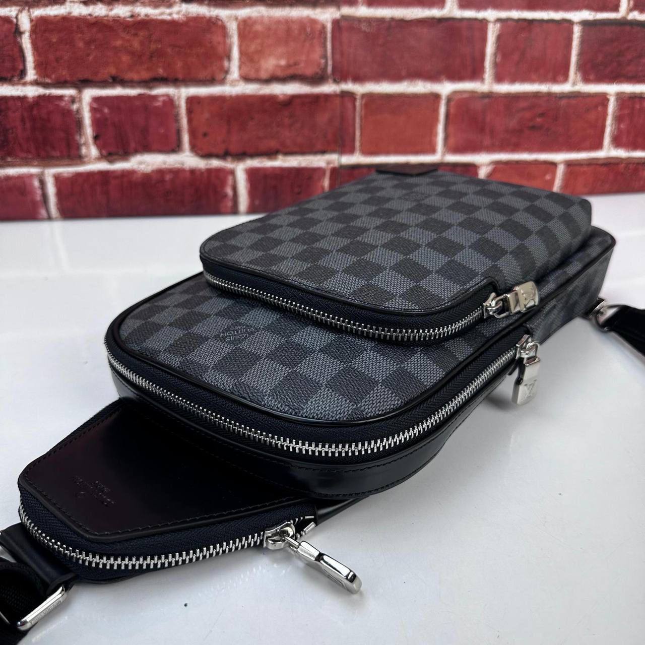 Lv Avenue Slingbag NM Graphite Damier