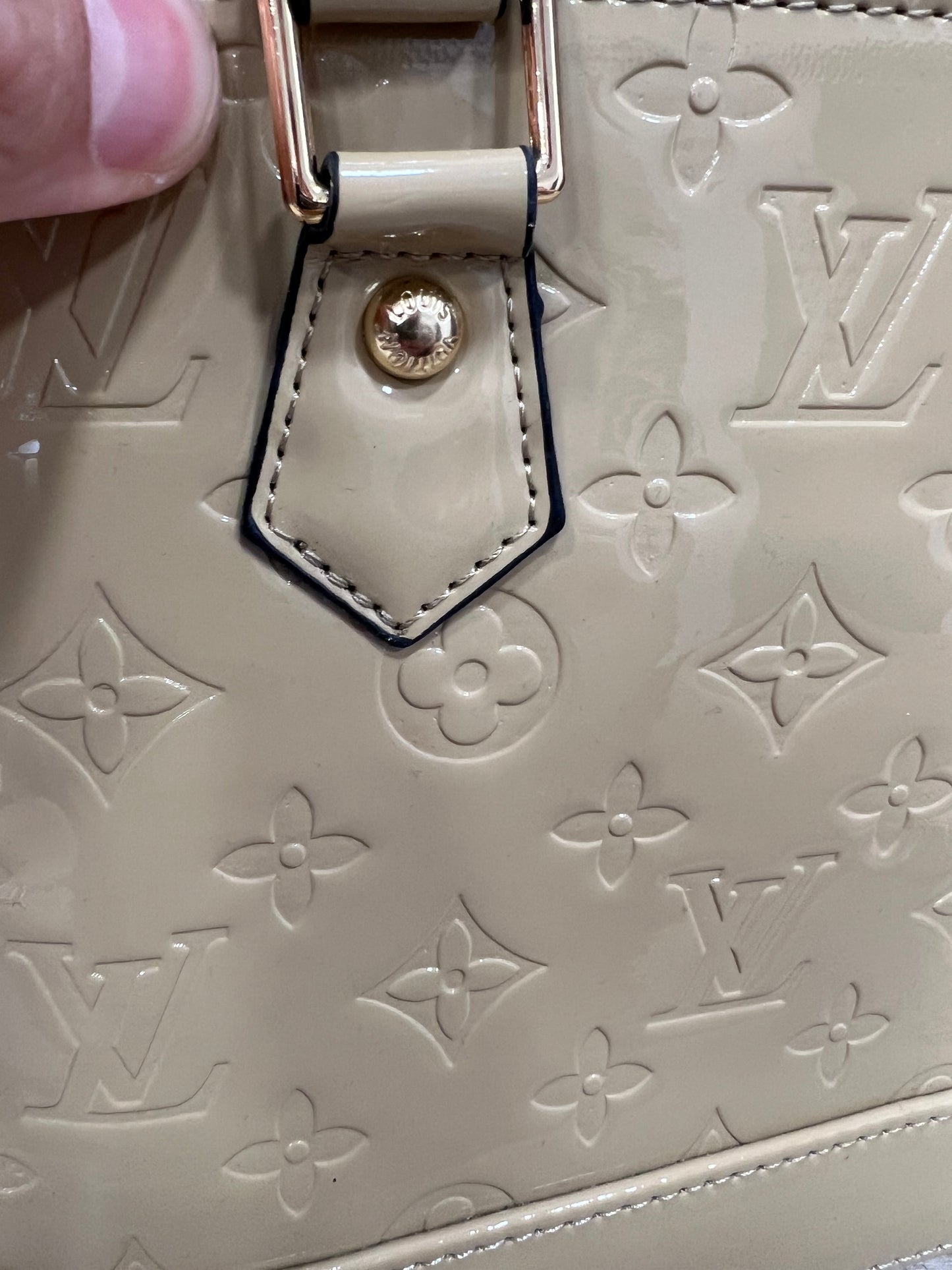 Lv Alma Beige