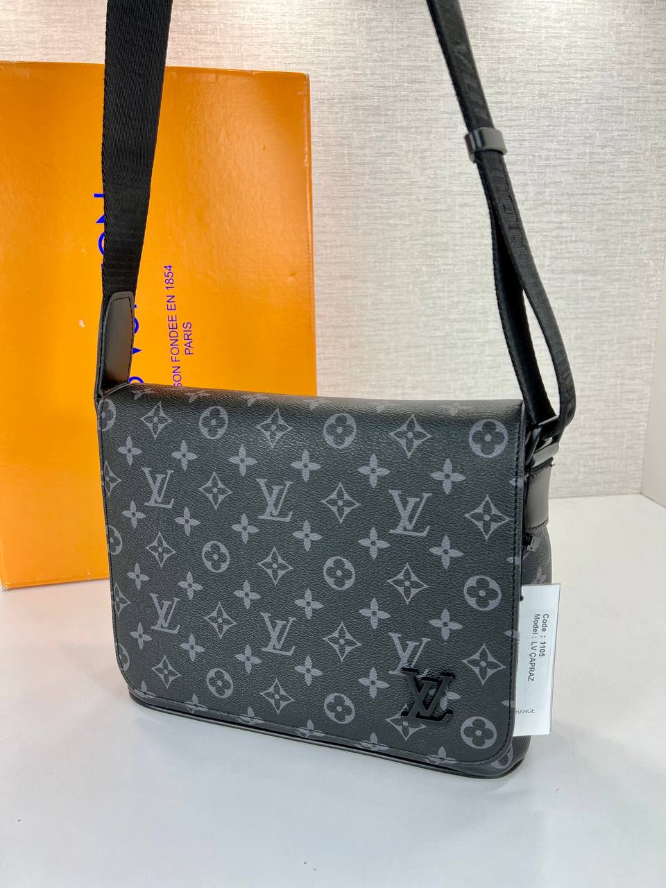 Lv District Monogram Eclipse