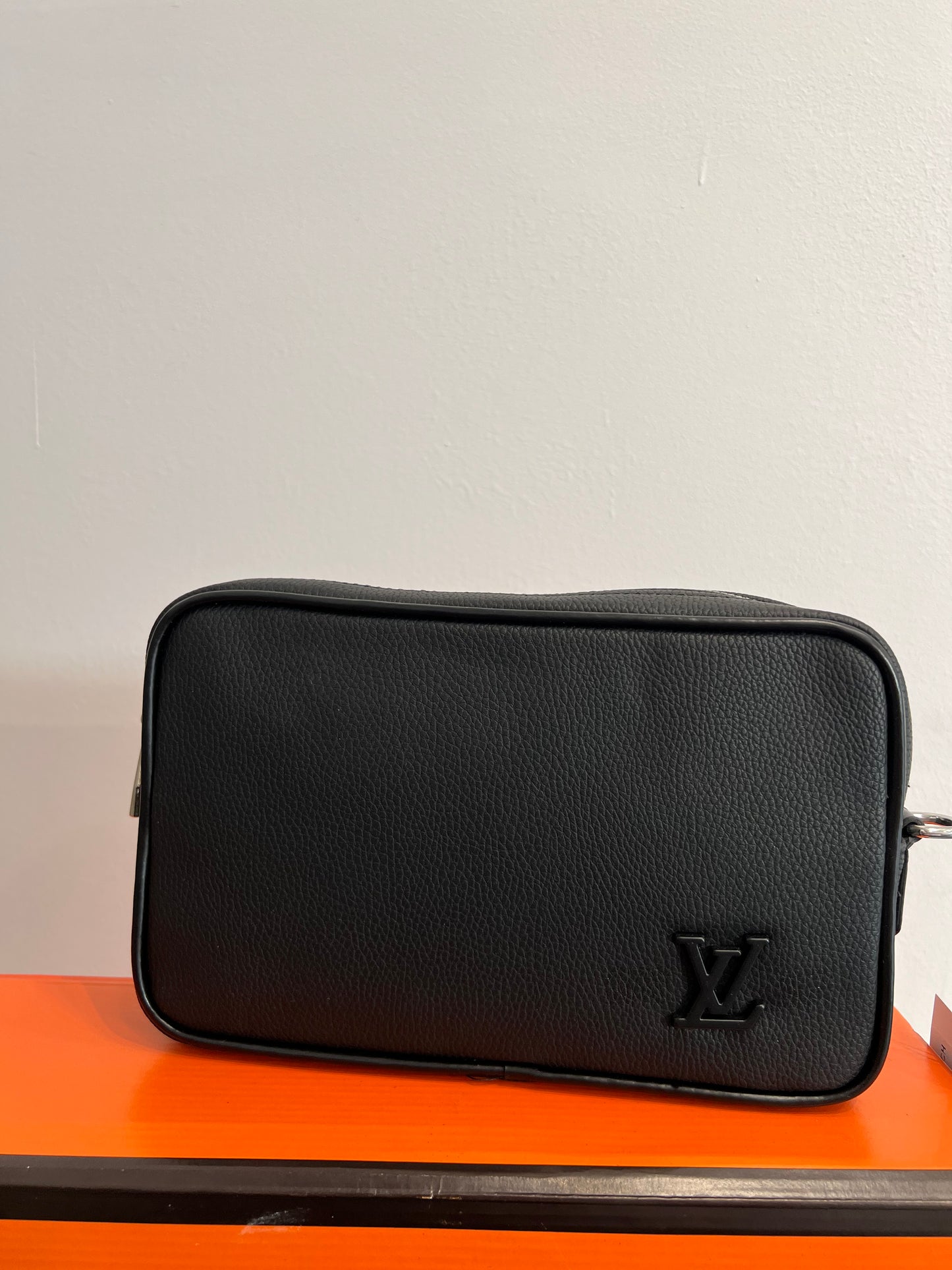 Lv Kasai Clutch Black