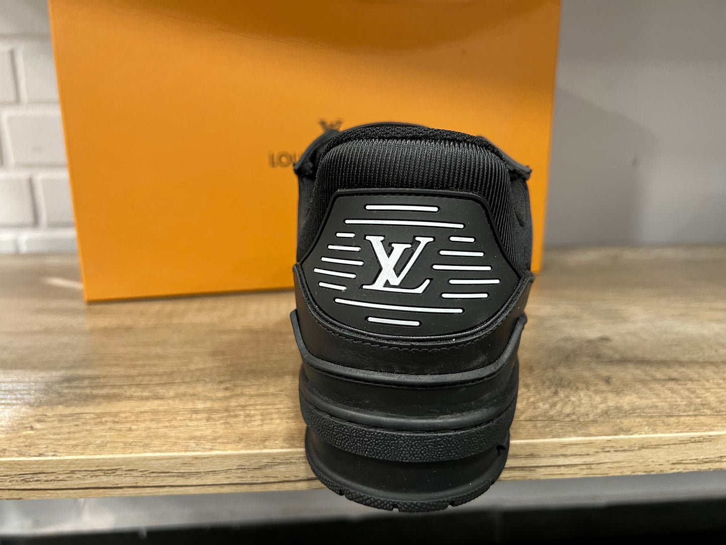 Lv Trainer Sneakers Black