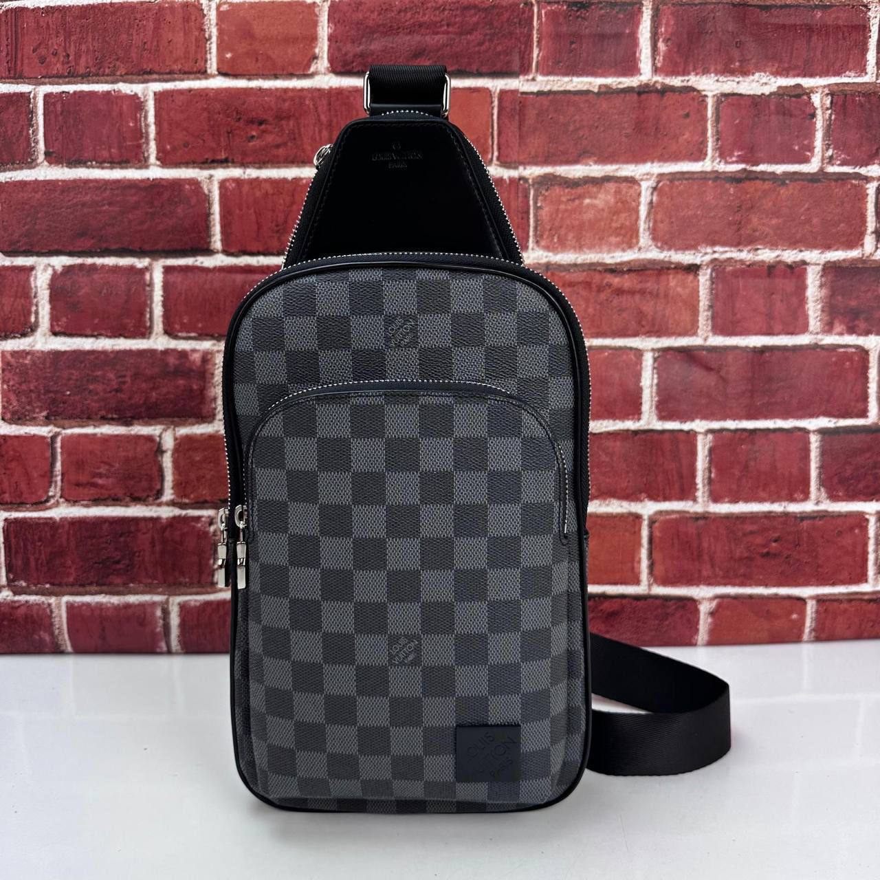 Lv Avenue Slingbag NM Graphite Damier