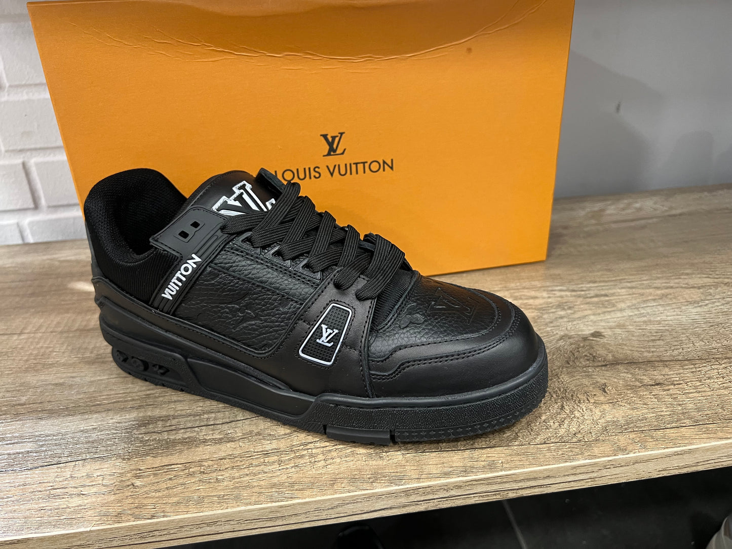 Lv Trainer Sneakers Black