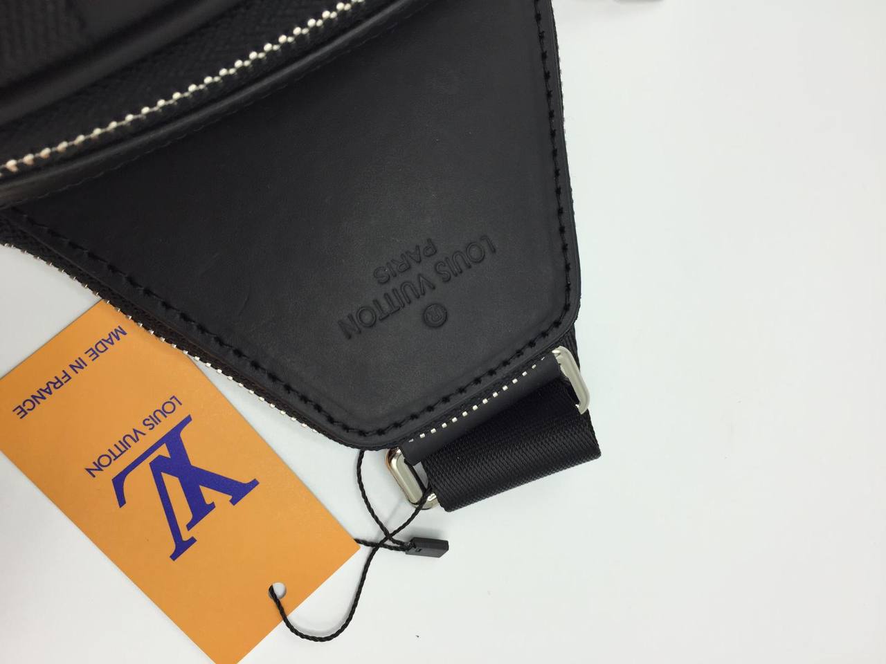 Lv Avenue Slingbag NM